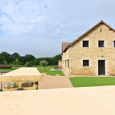 La Grange Et Le Nid Holiday home Saint-Pierre-des-Nids