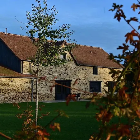 La Grange Et Le Nid * Saint-Pierre-des-Nids