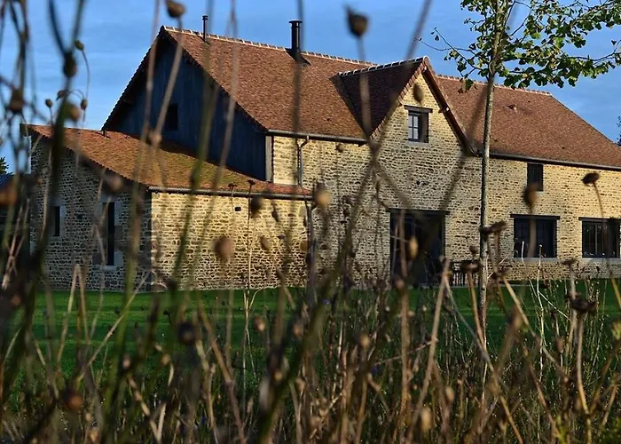 La Grange Et Le Nid *