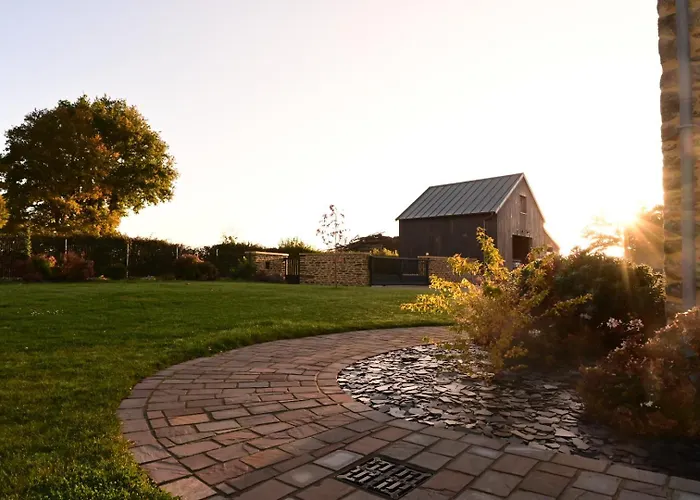 La Grange Et Le Nid *