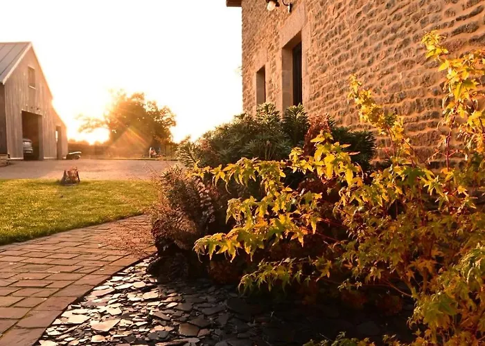 La Grange Et Le Nid *